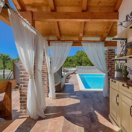 Mek Zadarvillas * Pridraga