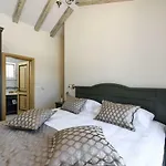 Βίλα Mek Zadarvillas *