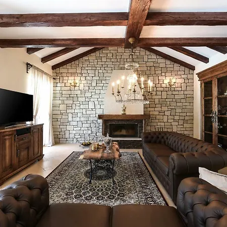 Mek Zadarvillas