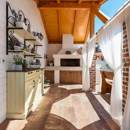 וילה Mek Zadarvillas